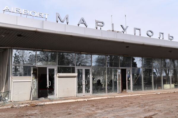 Terminal do Aeroporto de Mariupol libertado pela  Milícia Popular da República de Donetsk e forças russas - Sputnik Brasil