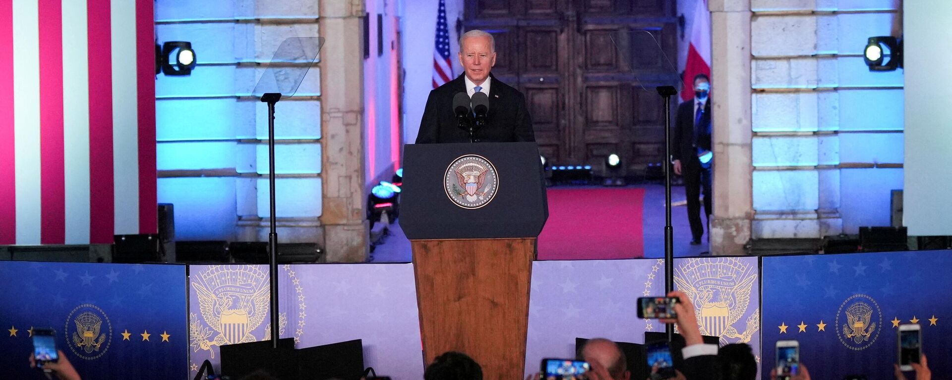 Joe Biden, presidente dos EUA, fala durante evento no Castelo Real em Varsóvia, Polônia, 26 de março de 2022 - Sputnik Brasil, 1920, 28.03.2022