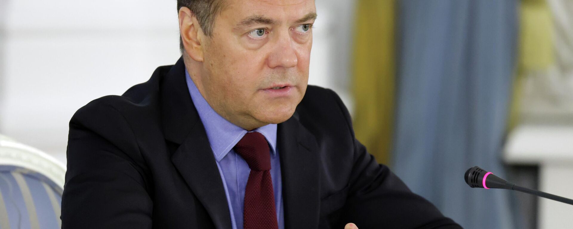 Dmitry Medvedev, vice-presidente do Conselho de Segurança da Rússia, durante reunião em 7 de abril de 2022 - Sputnik Brasil, 1920, 20.09.2022
