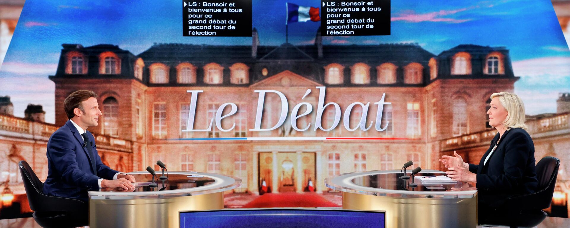 Emmanuel Macron debate com Marine Le Pen em 20 de abril de 2022.  - Sputnik Brasil, 1920, 22.04.2022