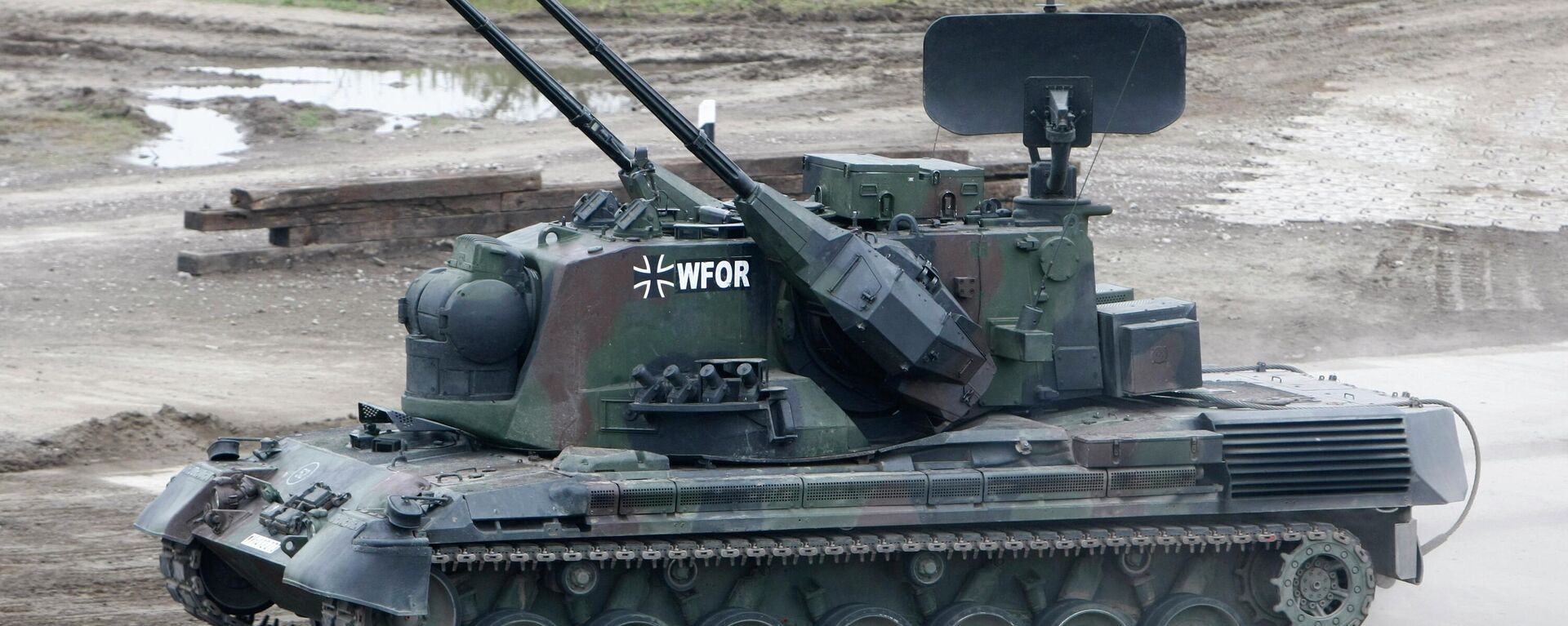 Tanque antiaéreo Gepard 1A2 em demonstração durante apresentação de desempenho do Exército alemão em área de treinamento militar em Munster, na Alemanha, em 15 de junho de 2009 - Sputnik Brasil, 1920, 03.02.2023