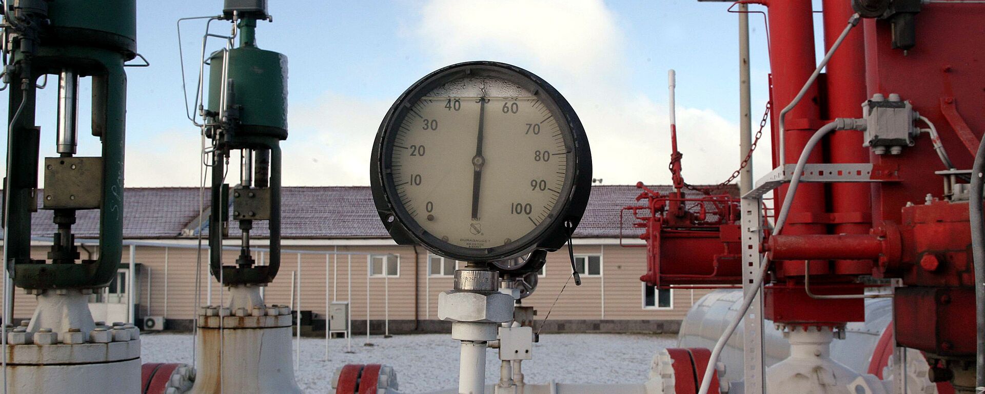 Válvula de pressão é fotografada em centro de controle de gás natural da Petroleum and Pipeline Corporation da Turquia, 7 de janeiro de 2009 - Sputnik Brasil, 1920, 30.04.2022