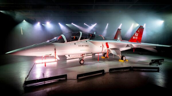 Novo treinador T-7A Red Hawk da Força Aérea dos EUA - Sputnik Brasil