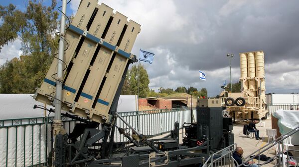 Um exemplar do sistema de defesa antiaérea de médio alcance israelense David's Sling é exibido na base aérea de Hatzor, Israel, 2 de abril de 2017. - Sputnik Brasil