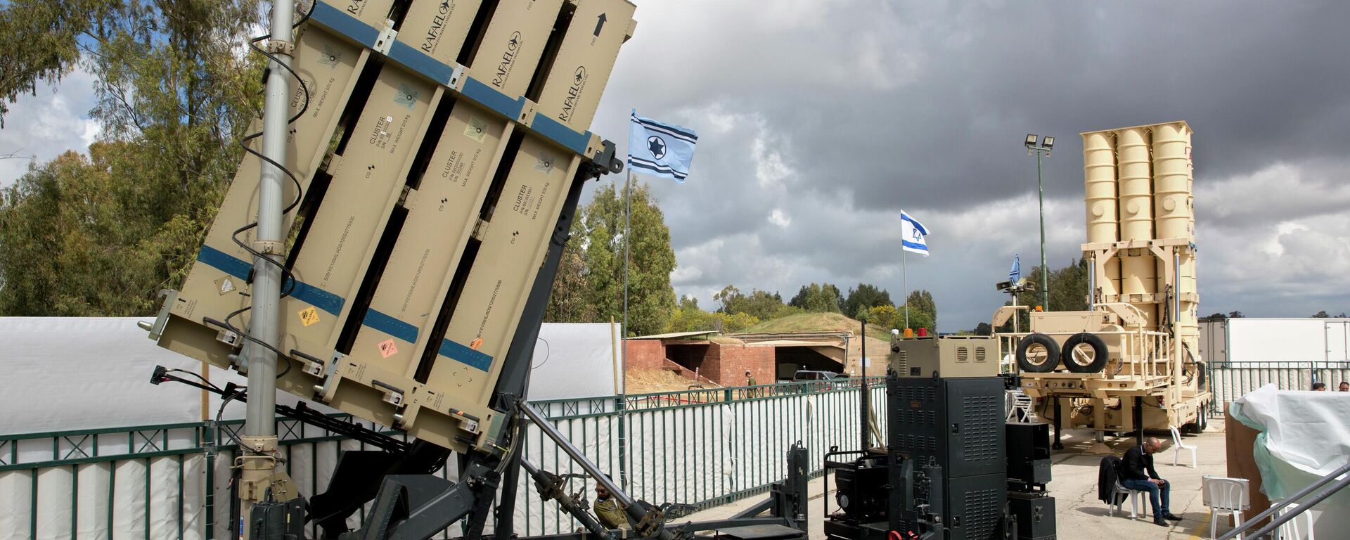 Exemplar do sistema de defesa antiaérea de médio alcance israelense David's Sling é exibido na base aérea de Hatzor, em Israel, em 2 de abril de 2017 - Sputnik Brasil, 1920, 18.10.2022