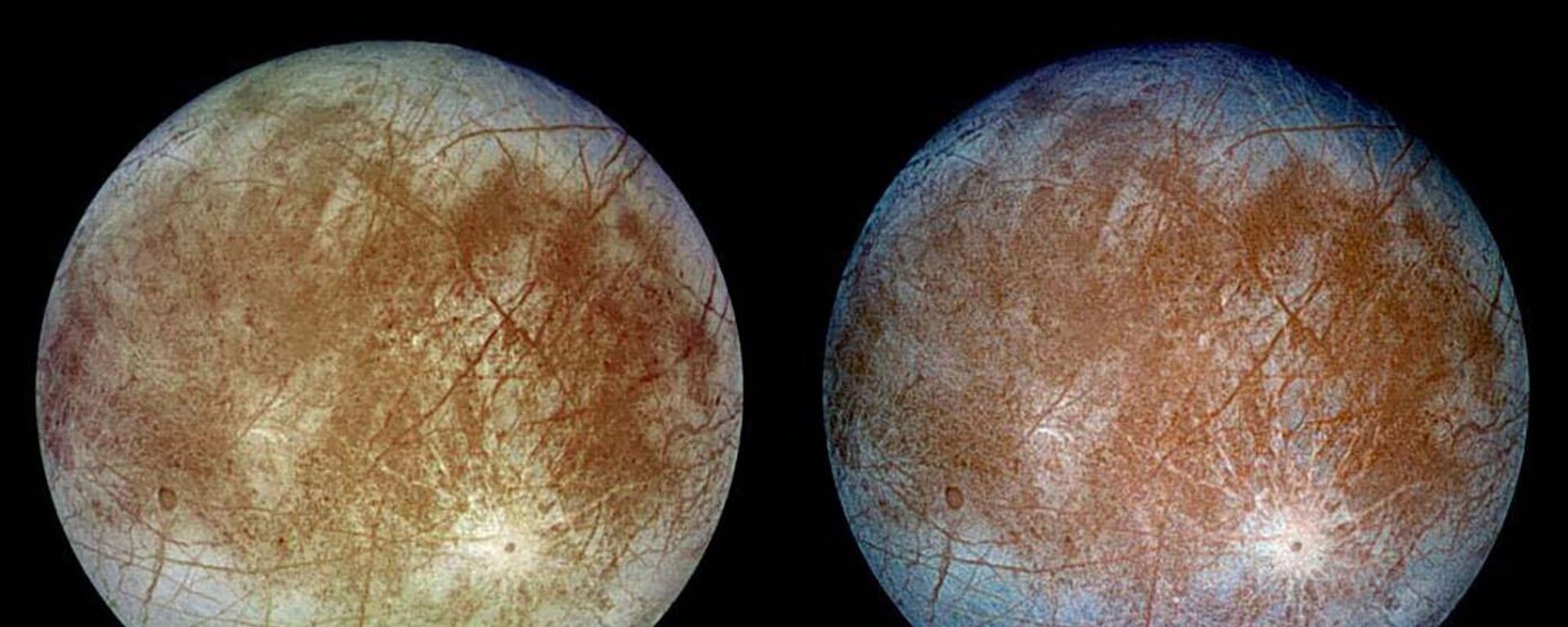 Tirada pela espaçonave Galileo, em 1996, imagem mostra duas versões de Europa, satélite gelado de Júpiter. À esquerda, sua cor natural aproximada, enquanto imagem à direita acentua os recursos da lua - Sputnik Brasil, 1920, 04.05.2022