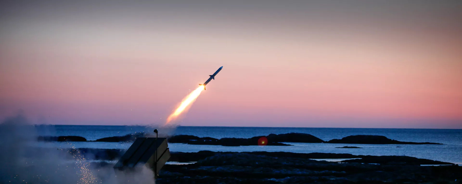 O NASAMS apresentou taxa de sucesso superior a 90% em extensos testes e programas táticos de tiro contra uma variedade de alvos e perfis em cenários desafiadores - Sputnik Brasil, 1920, 26.10.2024