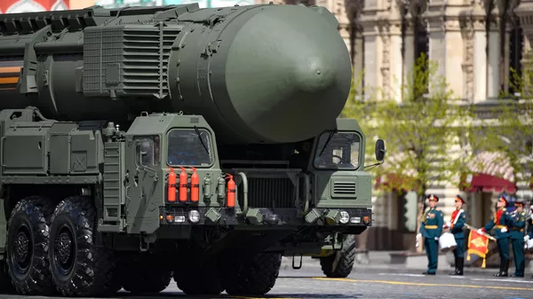 Sistema de mísseis estratégicos Yars durante o desfile militar que marca o 77º aniversário da vitória na Grande Guerra pela Pátria - Sputnik Brasil