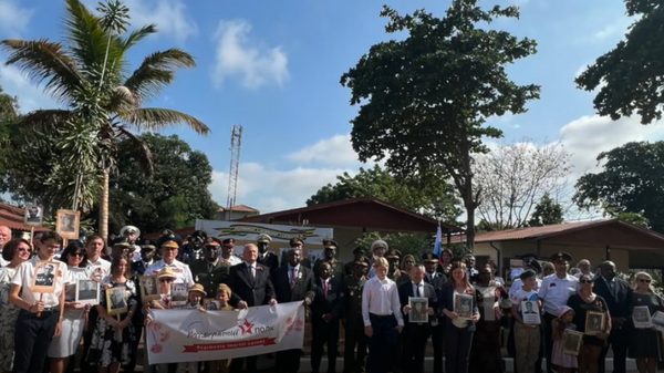 Marcha do Regimento Imortal em Luanda, Angola, 9 de maio de 2022 - Sputnik Brasil