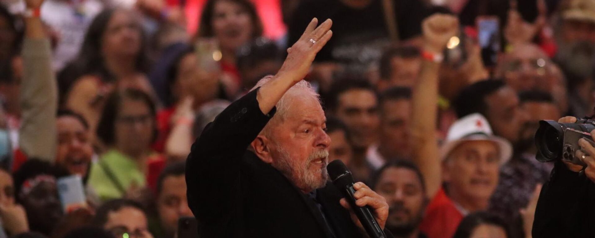 O ex-presidente brasileiro Luiz Inácio Lula da Silva (PT) discursa durante evento Lula abraça Minas, em Belo Horizonte, Minas Gerais, 9 de maio de 2022 - Sputnik Brasil, 1920, 10.05.2022