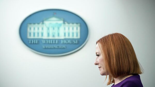 A porta-voz da Casa Branca, Jen Psaki, fala durante a coletiva de imprensa diária na Casa Branca, em Washington, DC, 10 de maio de 2022 - Sputnik Brasil