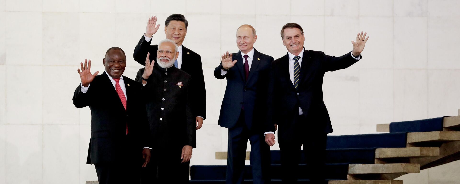 Da esquerda para a direita: presidente da África do Sul, Cyril Ramaphosa; primeiro-ministro da Índia, Narendra Modi; presidente da China, Xi Jinping; presidente da Rússia, Vladimir Putin; e presidente do Brasil, Jair Bolsonaro, em 14 de novembro de 2019 - Sputnik Brasil, 1920, 16.05.2022