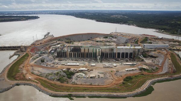 Vista aérea das obras da Hidrelétrica Santo Antônio, no rio Madeira, Rondônia, 17 de maio de 2022 - Sputnik Brasil