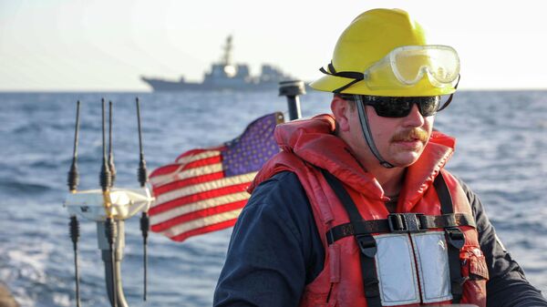 Marinheiro americano participa de exercícios navais no mar Vermelho, 29 de março de 2022 - Sputnik Brasil