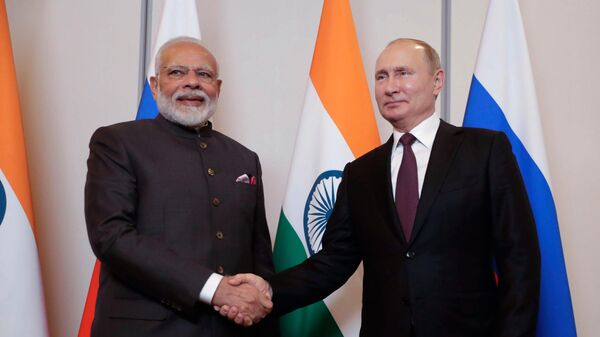 O primeiro-ministro da Índia, Narendra Modi (à esquerda), e o presidente da Rússia, Vladimir Putin (foto de arquivo) - Sputnik Brasil