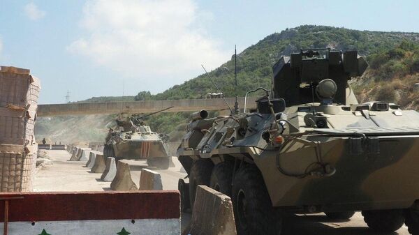 Blindados da Rússia fazem patrulha conjunta com militares turcos na região de Idlib. Síria, 22 de julho de 2020 - Sputnik Brasil