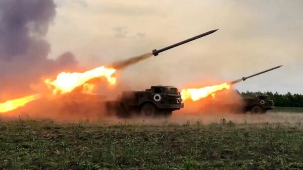 Lançador múltiplo de foguetes Uragan durante a operação especial russa na Ucrânia (foto de arquivo) - Sputnik Brasil
