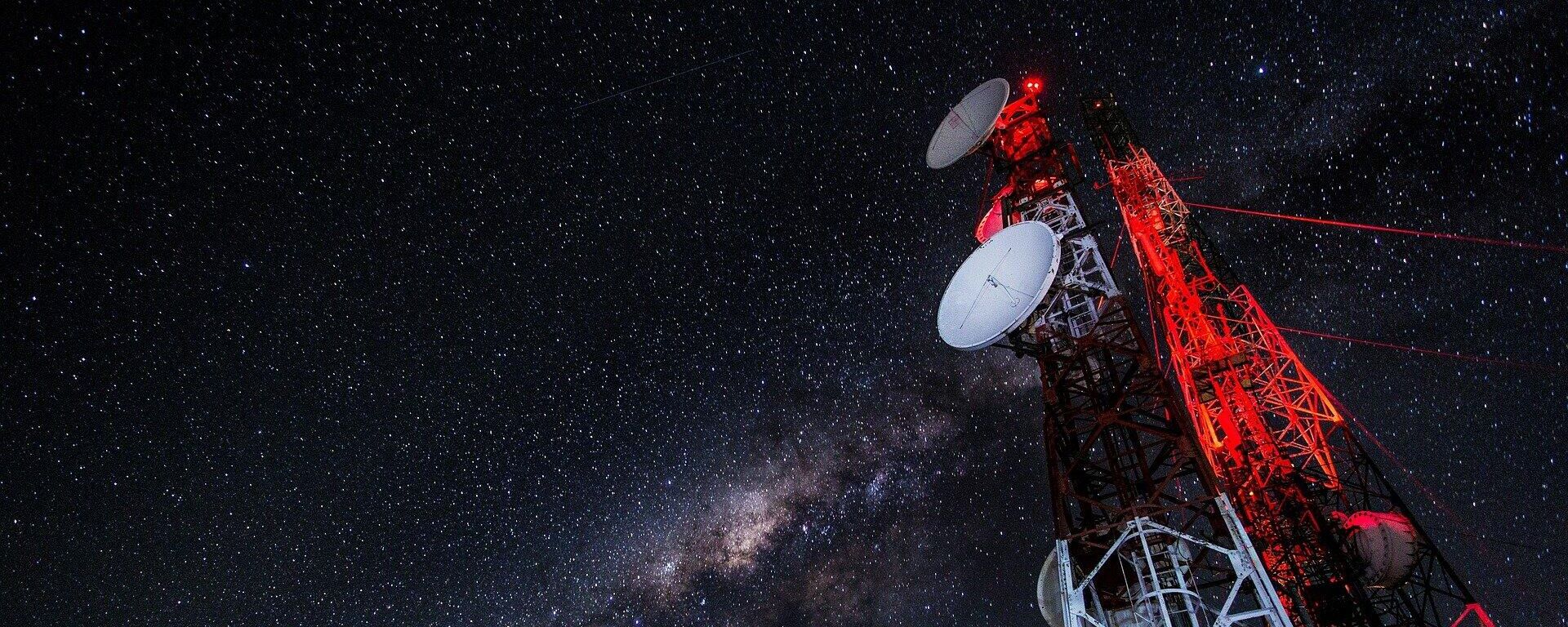 Torre de comunicações por satélite - Sputnik Brasil, 1920, 03.06.2022