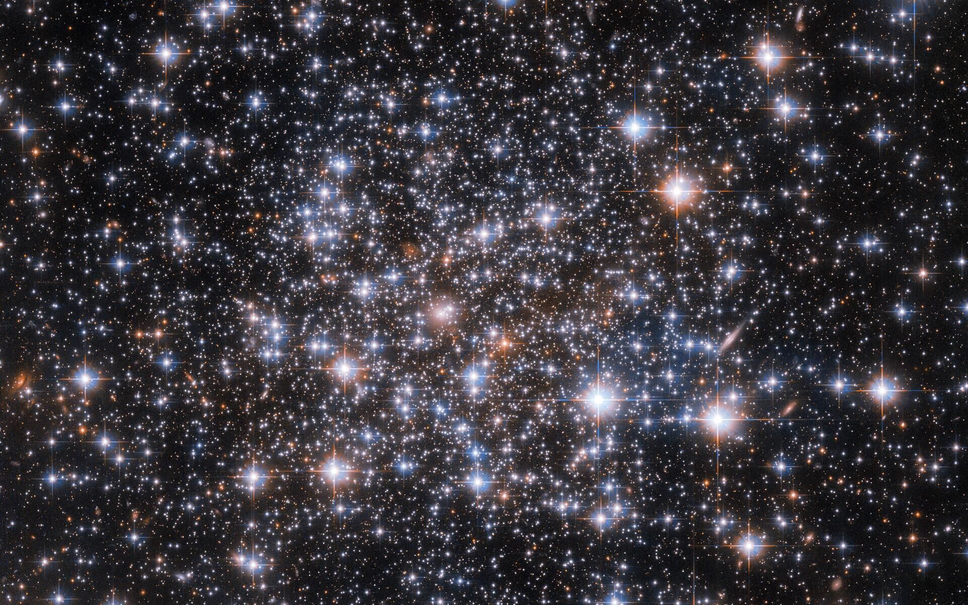 O Ruprecht 106 reside a aproximadamente 69.100 anos-luz da Terra, na constelação de Centauro. Ele também é conhecido como C 1235-509 e foi descoberto em 1961 pelo astrônomo tcheco Jaroslav Ruprecht - Sputnik Brasil, 1920, 06.06.2022