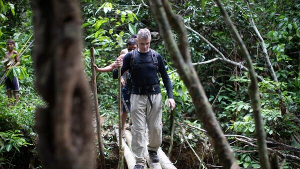 Colaborador do jornal The Guardian, jornalista britânico Dom Phillips percorre a Amazônia em 16 de novembro de 2019 (foto de arquivo) - Sputnik Brasil