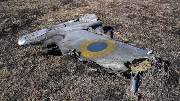 Destroço do caça ucraniano Su-25 derrubado na região de Kherson - Sputnik Brasil