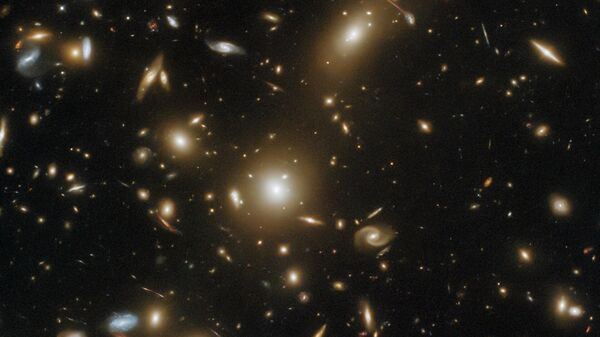 O Hubble registrou uma imagem incrível de um aglomerado de galáxias massivo, denominado Abell 1351 - Sputnik Brasil