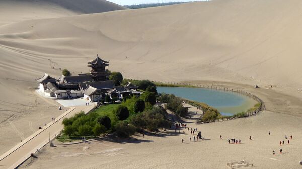 Dunas de areia cantora perto do lago de Crescent - Sputnik Brasil