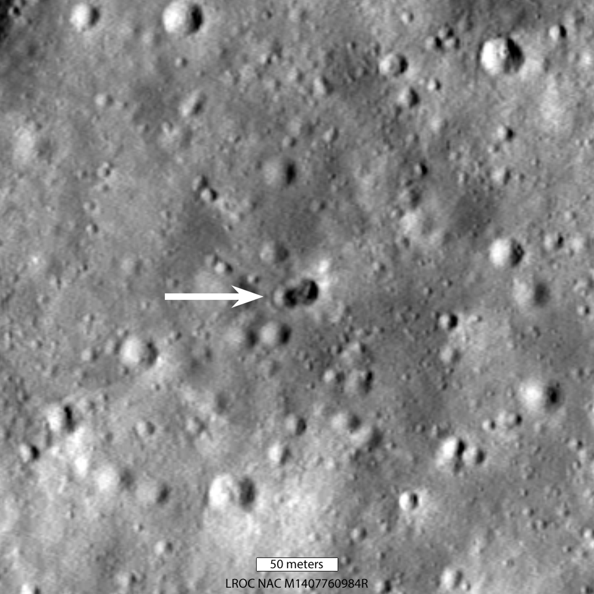 As observações realizadas pela NASA permitiram que os cientistas identificassem o local onde um misterioso objeto, provavelmente o corpo de um foguete descartado, caiu na Lua em março passado - Sputnik Brasil, 1920, 25.06.2022