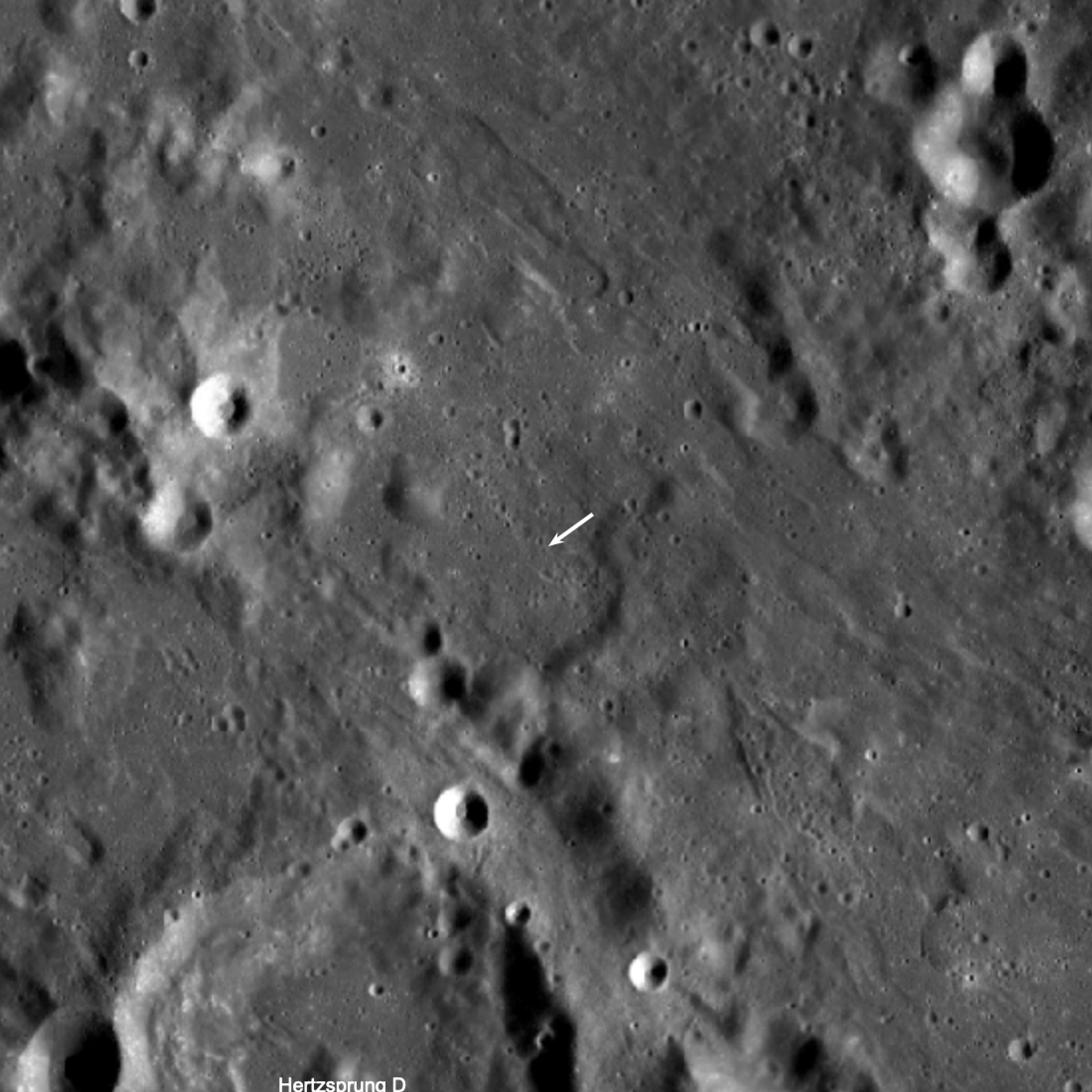 As observações realizadas pela NASA permitiram que os cientistas identificassem o local onde um misterioso objeto, provavelmente o corpo de um foguete descartado, caiu na Lua em março passado - Sputnik Brasil, 1920, 25.06.2022