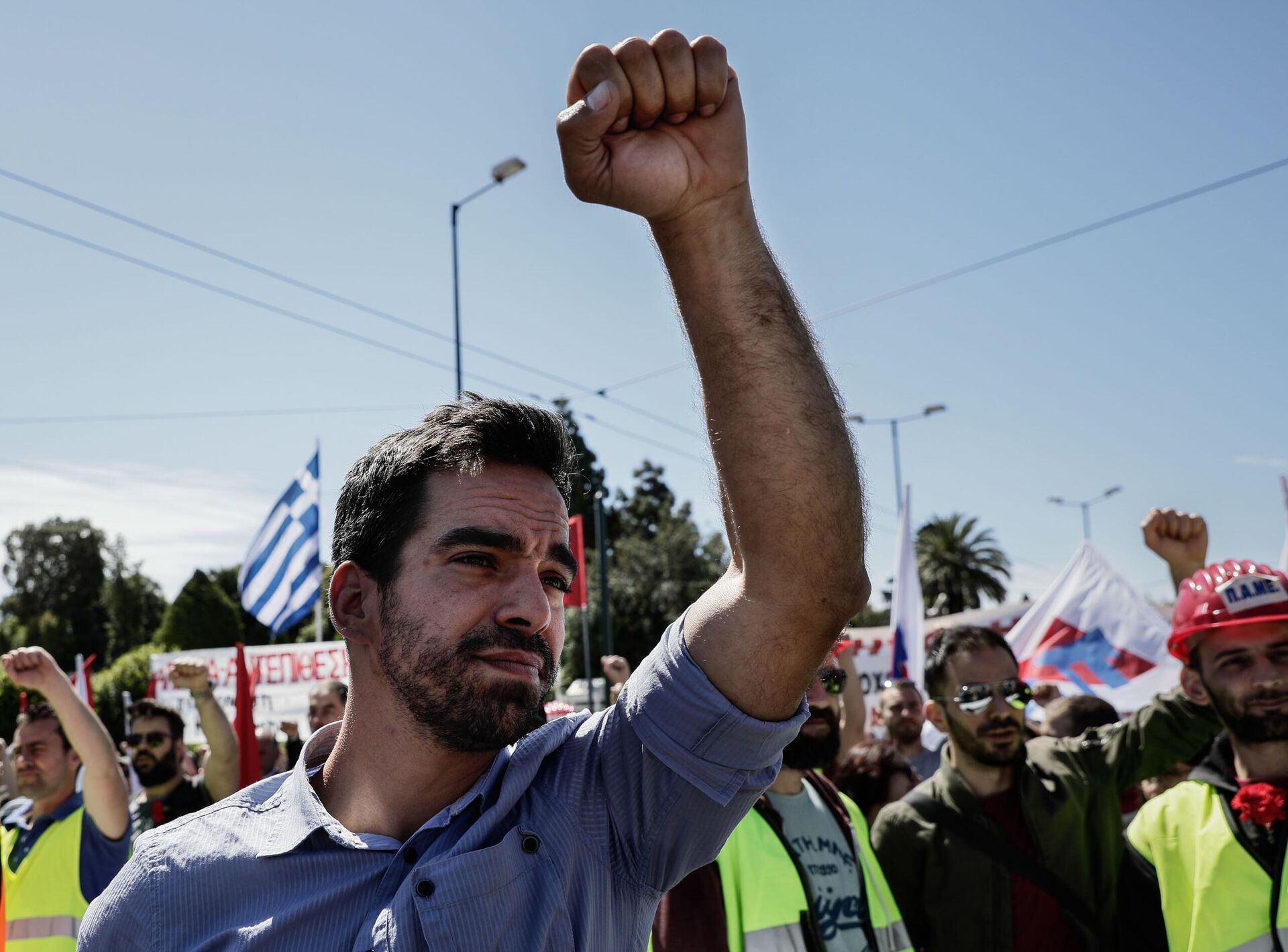 Integrantes e simpatizantes do Partido Comunista Grego em manifestação por ocasião do Dia de Trabalhador, Atenas, Grécia - Sputnik Brasil, 1920, 27.06.2022