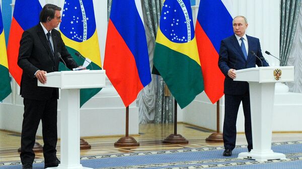Jair Bolsonaro (à esquerda) e Vladimir Putin, presidentes do Brasil e da Rússia, respectivamente, falam em entrevista coletiva no Kremlin, em Moscou, na Rússia, em 16 de fevereiro de 2022 - Sputnik Brasil