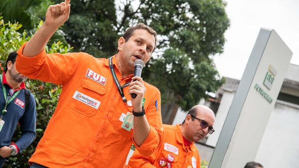 Manifestação realizada pelos petroleiros na sede do conselho admistrativo da Petrobras,na manhã dessa segunda-feira (27), região central da cidade, contra a nomeação do novo presidente da Petrobras, Caio Paes de Andrade, 27 de junho de 2022 - Sputnik Brasil