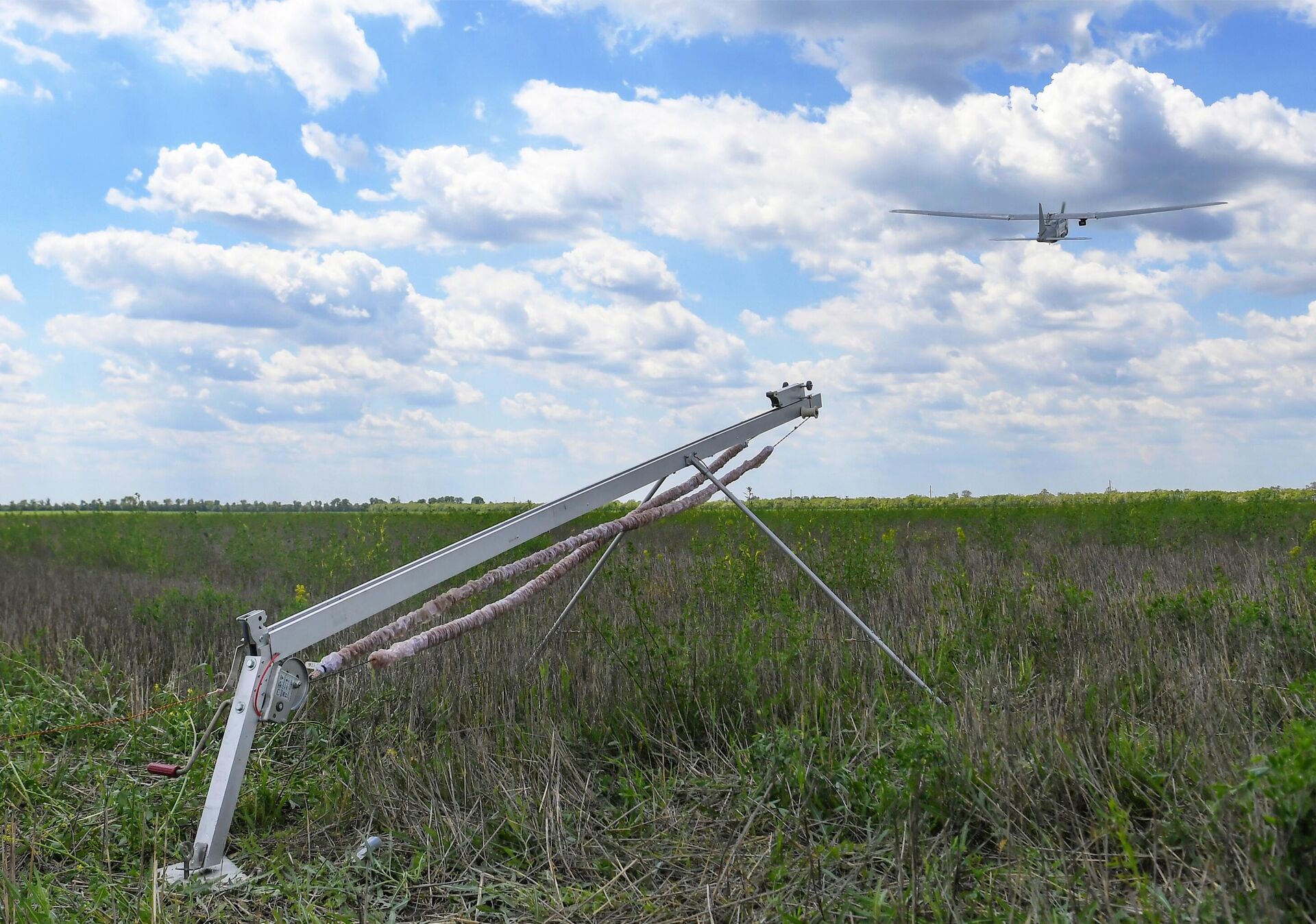 Veículo aéreo não tripulado Orlan 10 lançado pelas forças russas durante a operação militar especial na Ucrânia, foto publicada em 27 de maio de 2022 Veículo aéreo não tripulado Orlan 10 lançado pelas forças russas durante a operação militar especial na Ucrânia, foto publicada em 27 de maio de 2022