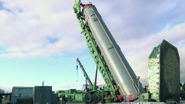 Míssil hipersônico Avangard é instalado em silo na região de Orenburgo, na Rússia, em 16 de dezembro de 2020 - Sputnik Brasil