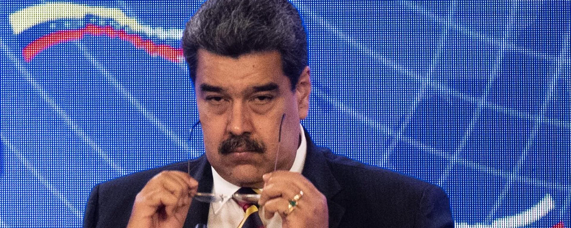 Presidente venezuelano, Nicolás Maduro, durante coletiva de imprensa após reunião com o então vice-primeiro-ministro russo, Yuri Borisov, no Palácio de Miraflores. Caracas, Venezuela, 16 de fevereiro de 2022 - Sputnik Brasil, 1920, 08.08.2024