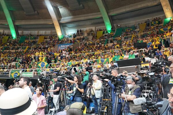 Público acompanha o lançamento da candidatura de Jair Bolsonaro à reeleição à presidência em convenção no Maracanãzinho  - Sputnik Brasil