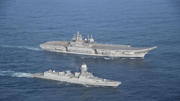 Первый индийский авианосец Викрант, переданный судостроителями военно-морским силам страны - Sputnik Brasil