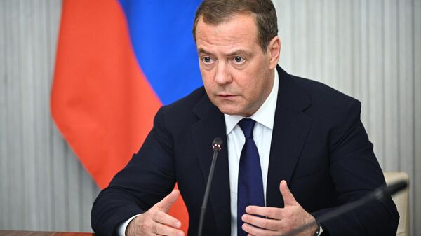 Dmitry Medvedev, ex-presidente russo (2008–2012) e vice-presidente do Conselho de Segurança do país, durante reunião em Rostov-no-Don, na Rússia, em 21 de julho de 2022 (foto de arquivo) - Sputnik Brasil