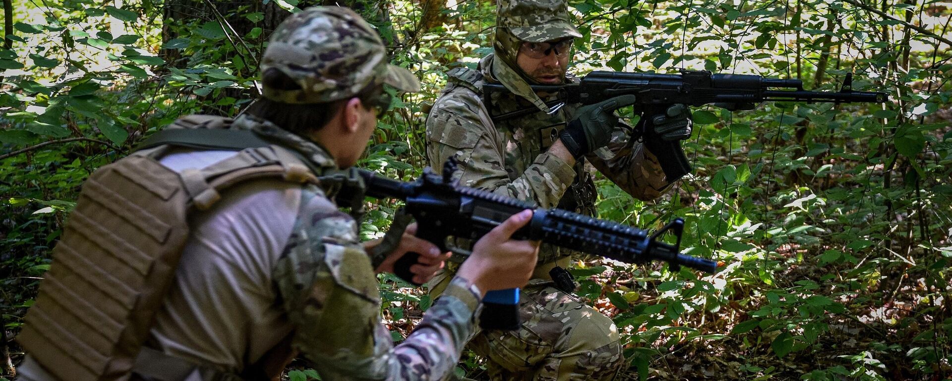 Civis ucranianos treinam em Lvov, Ucrânia, em meio à operação militar especial da Rússia, 3 de agosto de 2022 - Sputnik Brasil, 1920, 06.08.2022