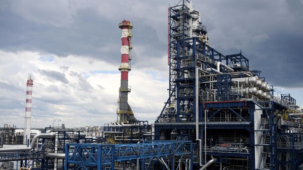 Refinaria de Petróleo de Moscou (MNPZ, na sigla em russo), da Gazprom Neft, em Kapotnya, na Rússia - Sputnik Brasil
