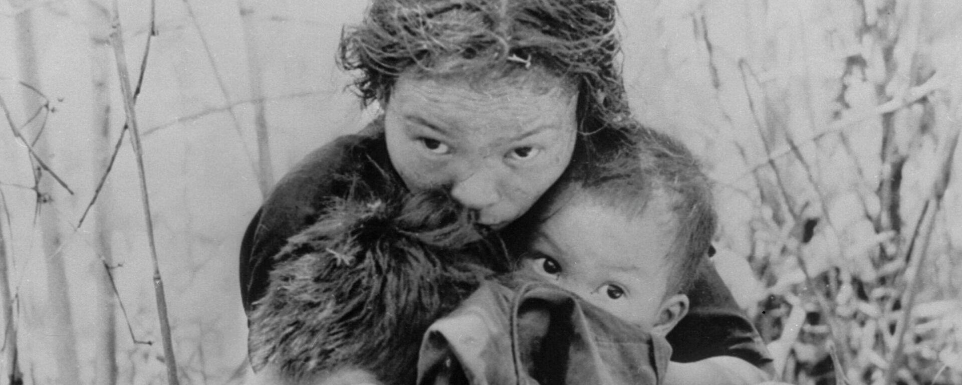 Guerra no Vietnã (1964-1975). Vietnã do Sul. Refugiados das áreas ocupadas por militares norte-americanos, 13 de maio de 1966 - Sputnik Brasil, 1920, 10.08.2022