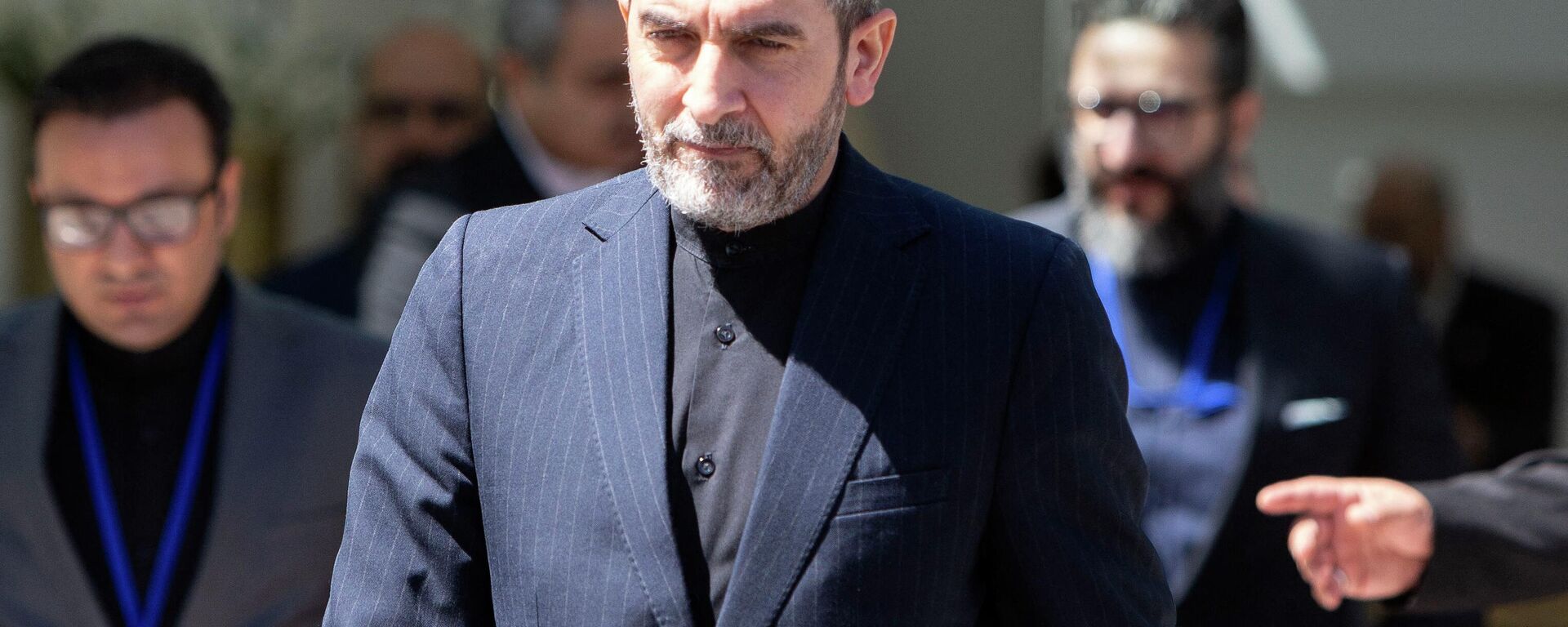 O principal negociador nuclear do Irã, Ali Bagheri Kani, sai após conversas no Coburg Palais, local do Plano de Ação Abrangente Conjunto (JCPOA, na sigla em inglês) em Viena, 4 de agosto de 2022 - Sputnik Brasil, 1920, 15.08.2022