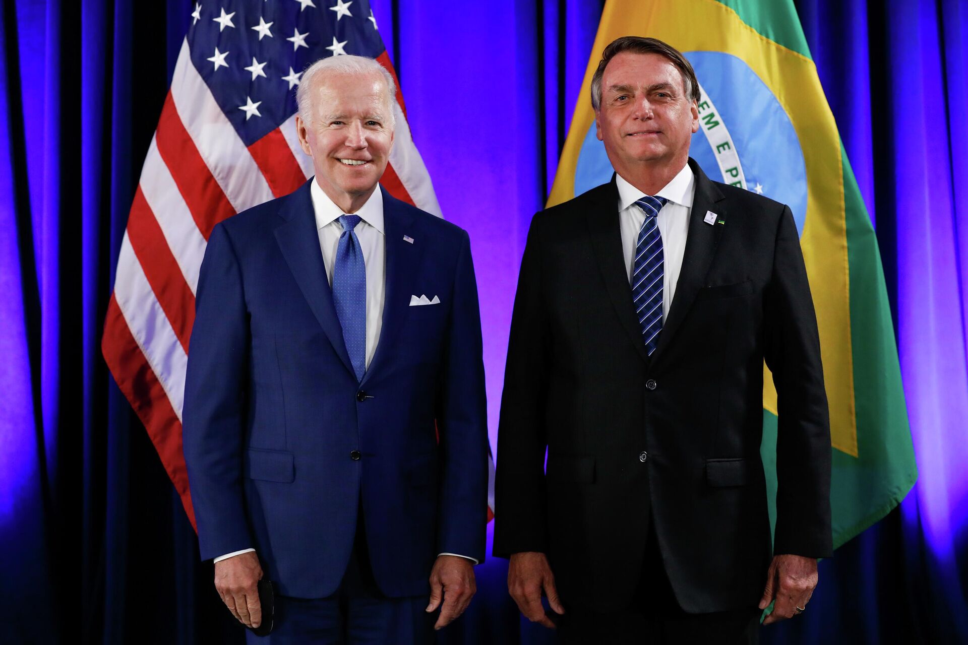 Presidente do Brasil, Jair Bolsonaro, durante encontro com o presidente dos Estados Unidos, Joe Biden, na Cúpula das Américas, em 9 de junho de 2022 - Sputnik Brasil, 1920, 23.08.2022