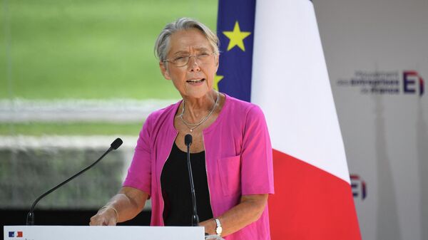 Elisabeth Borne, premiê da França, durante o discurso na conferência em Paris organizada pelo Movimento dos Empresários da França, 29 de agosto de 2022 - Sputnik Brasil