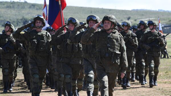 Militares russos durante a grande abertura dos exercícios estratégicos anuais Vostok 2022, no campo de treinamento Sergeevsky, na região de Primorie, 31 de agosto de 2022 - Sputnik Brasil