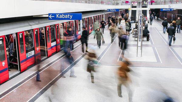 Imagem do terminal sul da Linha M1 do Metrô de Varsóvia, no bairro de Kabaty, Polônia (imagem de referência) - Sputnik Brasil