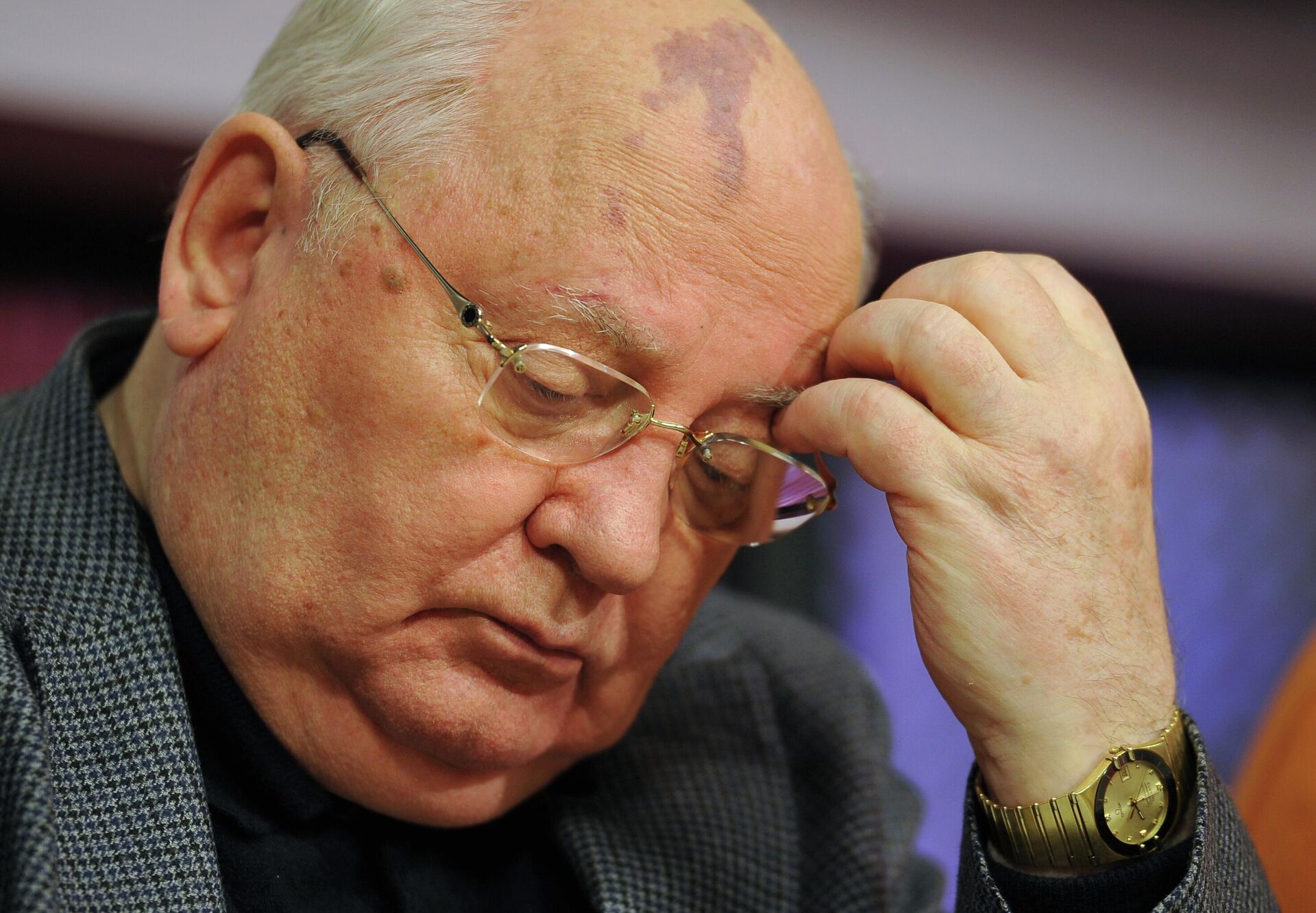 O ex-presidente da União Soviética, Mikhail Gorbachev, durante participação em programa de rádio de Moscou, em 6 de março de 2012 - Sputnik Brasil, 1920, 06.09.2022
