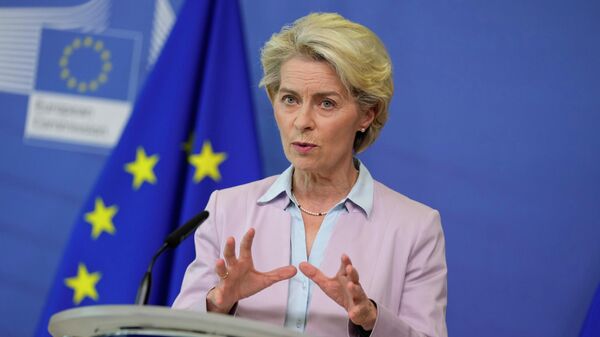 A presidente da Comissão Europeia, Ursula von der Leyen, durante entrevista coletiva na sede da União Europeia, em Bruxelas, na Bélgica, em 7 de setembro de 2022 - Sputnik Brasil