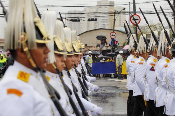 Desfile cívico militar em comemoração do bicentenário da Independência do Brasil em frente ao parque da Independência, na região do Ipiranga, em São Paulo, 7 de setembro de 2022  - Sputnik Brasil