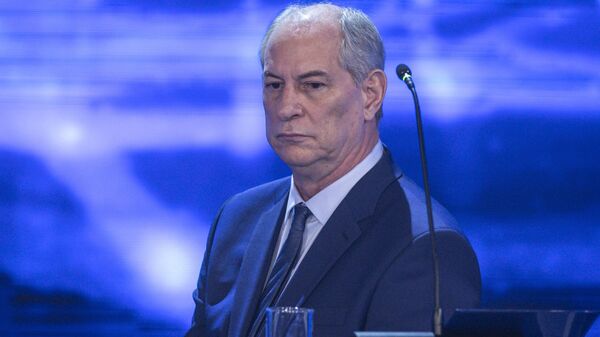 Ciro Gomes é um dos candidatos à presidência da República em debate organizado em parceria com Folha, UOL e TVs Bandeirantes e Cultura, 28 de agosto de 2022 - Sputnik Brasil